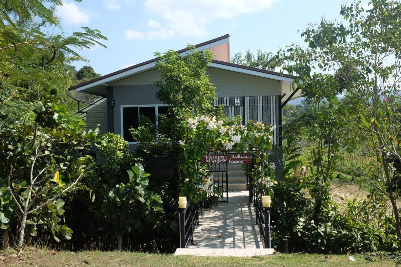 Rai Boonsom Apartment Phrao Luaran gambar