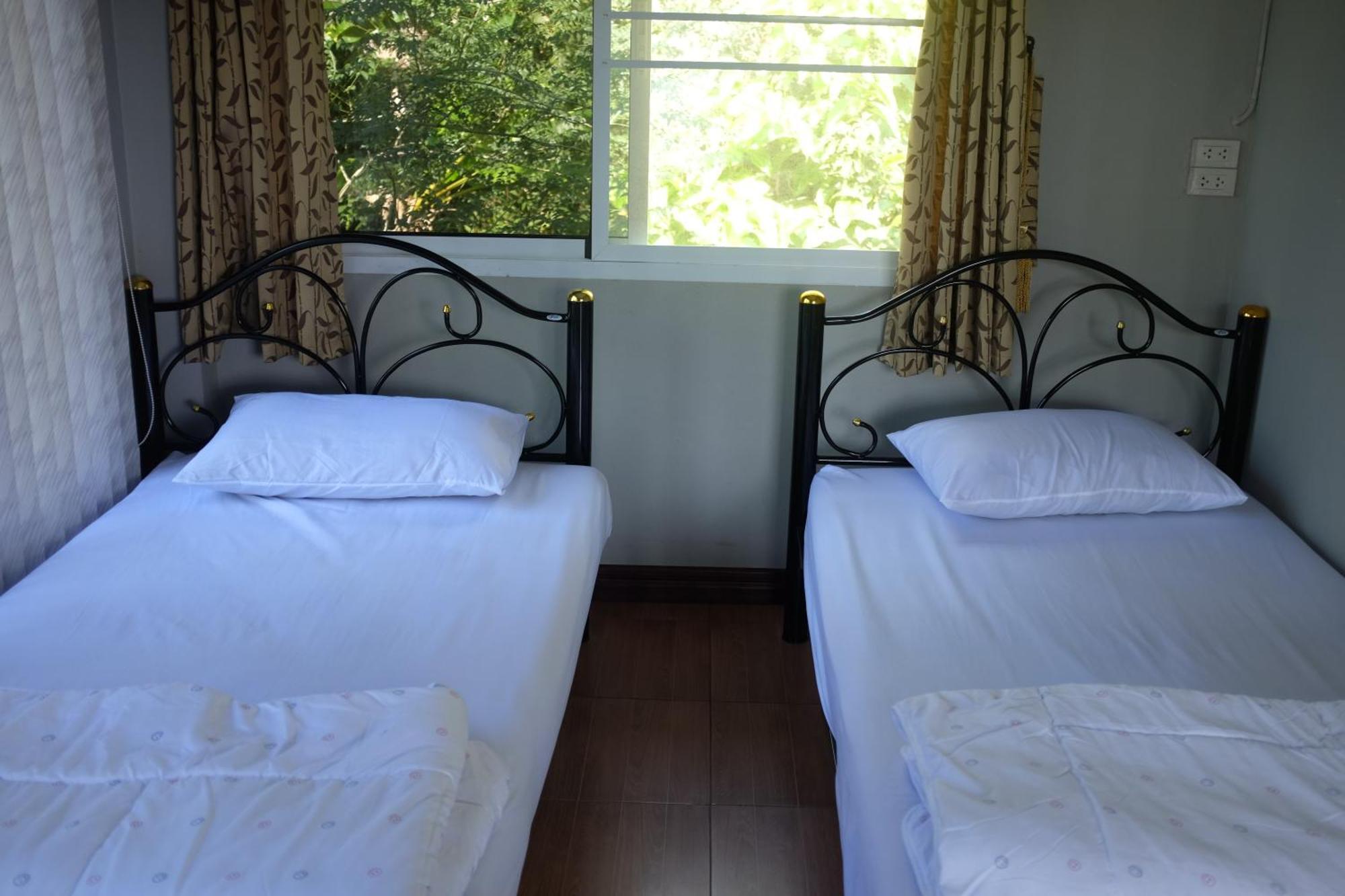 Rai Boonsom Apartment Phrao Bilik gambar