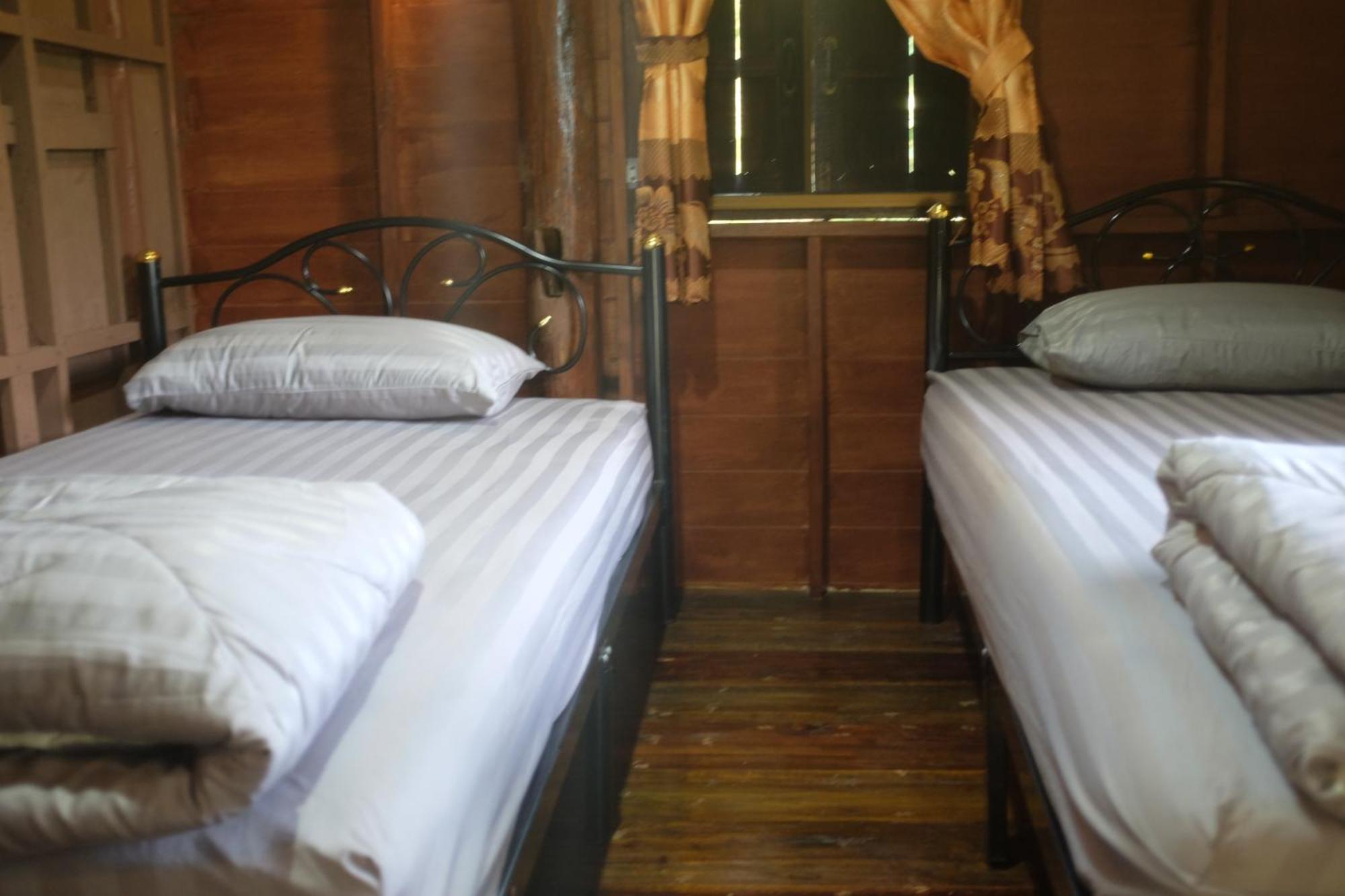 Rai Boonsom Apartment Phrao Bilik gambar