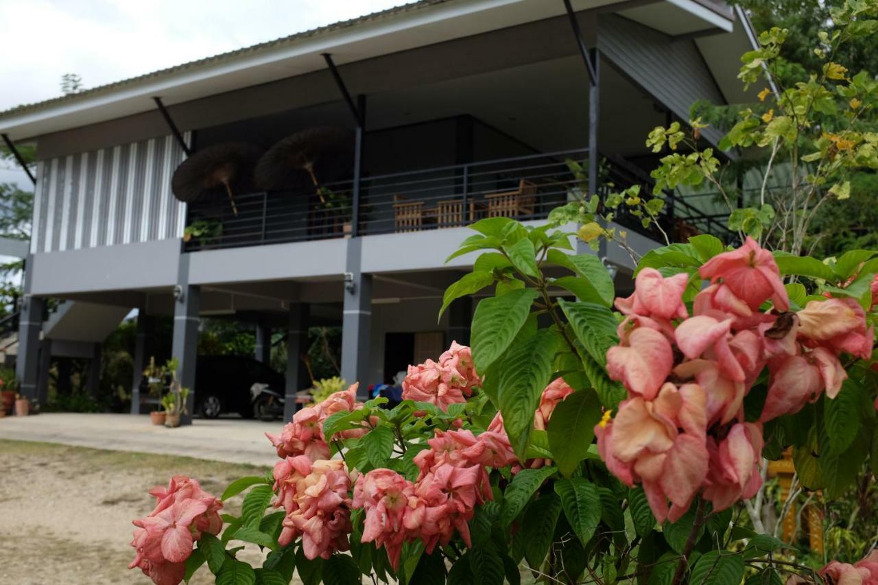 Rai Boonsom Apartment Phrao Luaran gambar