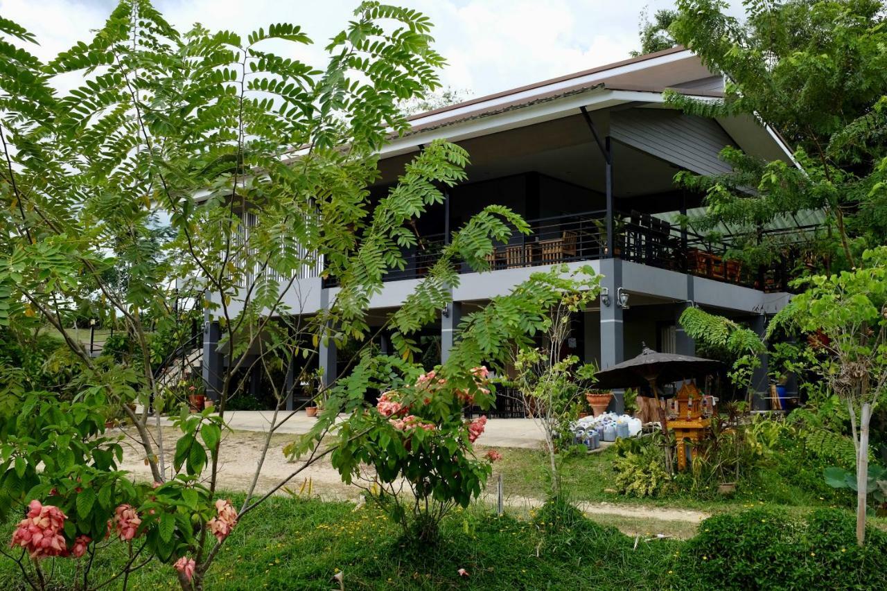 Rai Boonsom Apartment Phrao Luaran gambar